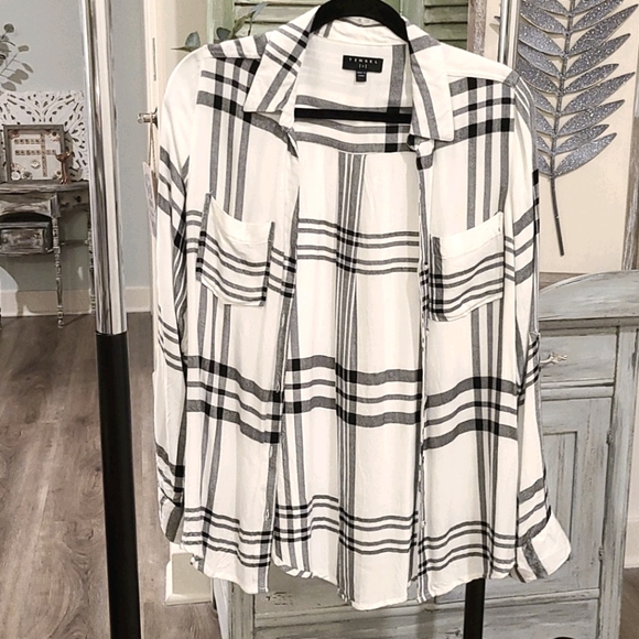 WORN ONCE STITCHFIX Flannel shirt - Picture 1 of 9